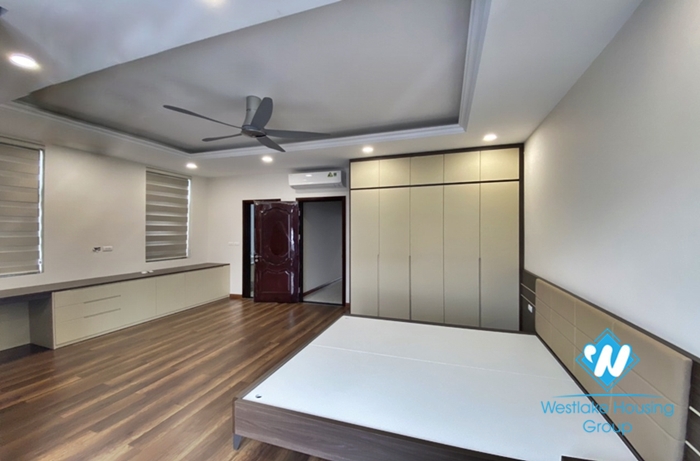 Four bedroom house for rent in Vinhome Harmony